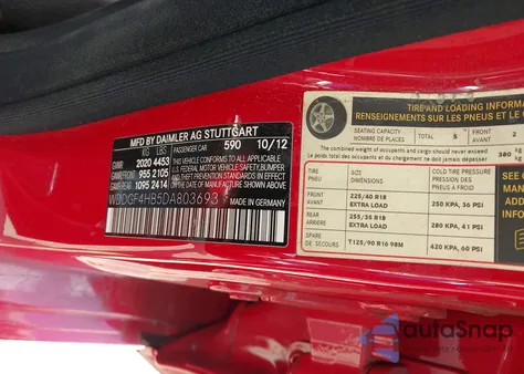 2013 Mercedes-Benz C 250 Sport z USA, uszkodzony, nr VIN WDDGF4HB5DA803693